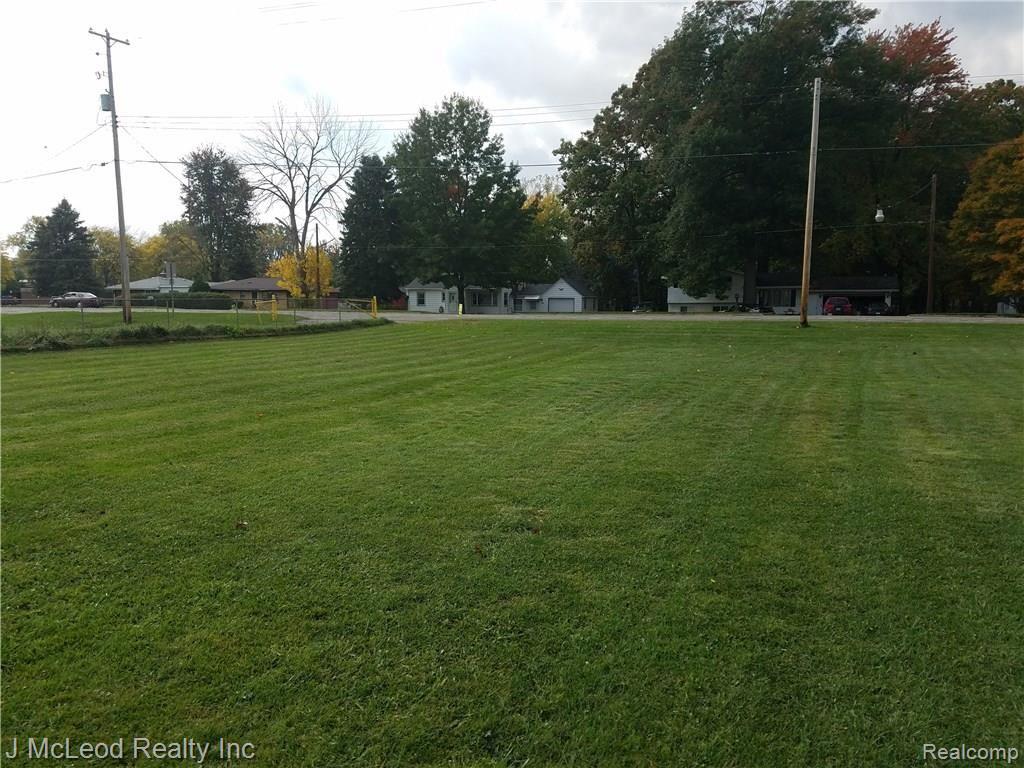 2400 North Center Road Burton, MI 48509 - Photo 21 of 27 2016-10-18 13.58