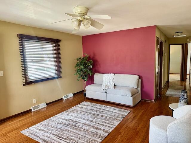 2143 Mac Arthur Road Waukesha, WI 53188 - Photo 10 of 30 MacArthur LR2