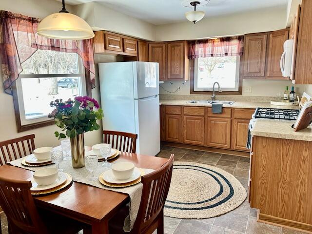2143 Mac Arthur Road Waukesha, WI 53188 - Photo 3 of 30 MacArthur Kitchen