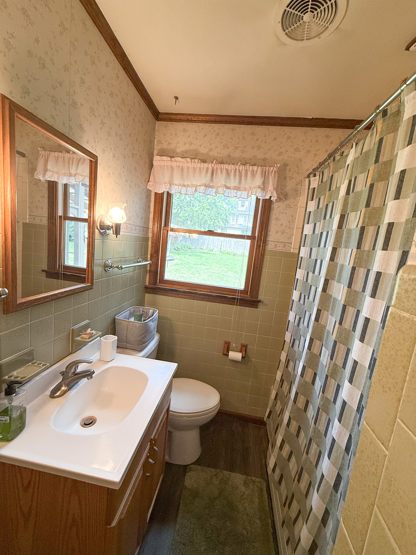 557 Hardin Avenue Aurora, IL 60506 - Photo 14 of 21