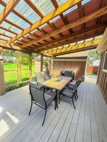 $3,000 | 557 Hardin Avenue, Aurora, IL 60506