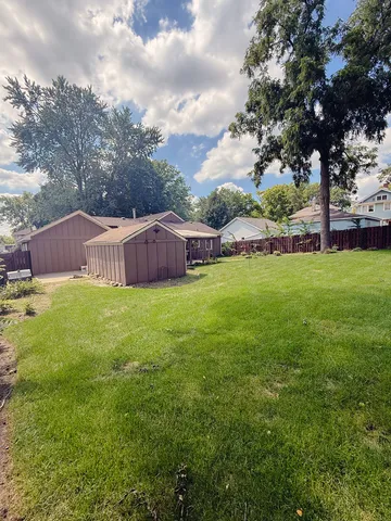 $3,000 | 557 Hardin Avenue, Aurora, IL 60506