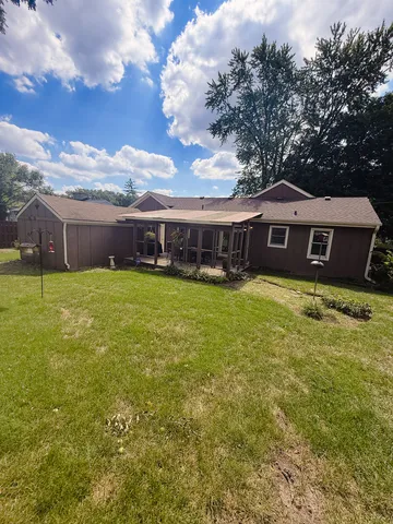 $3,000 | 557 Hardin Avenue, Aurora, IL 60506