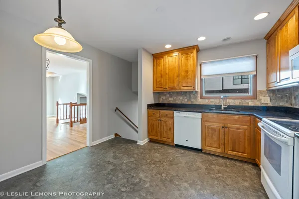 $3,450 | 1028 Douglas Avenue, Naperville, IL 60540
