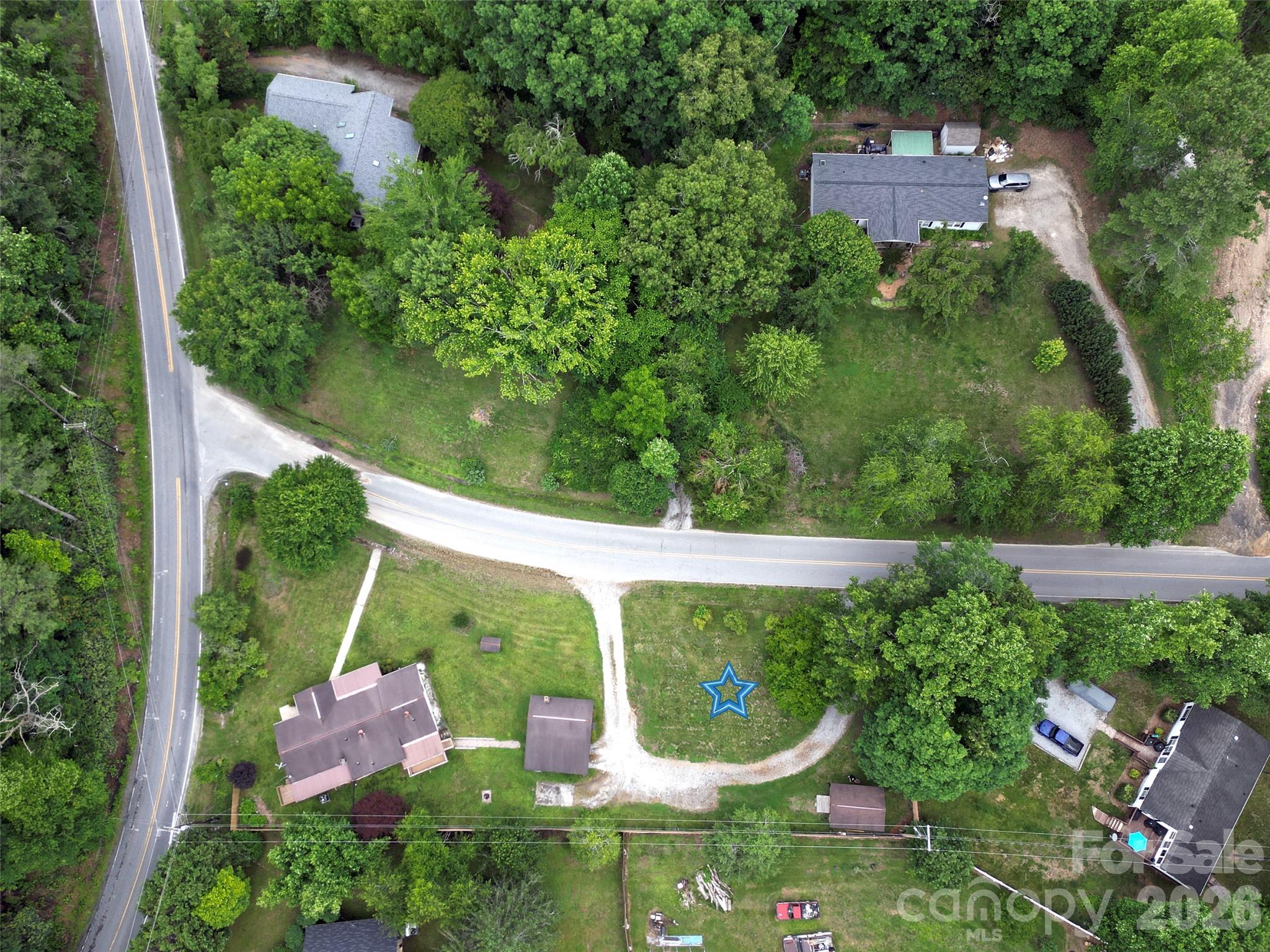 22 McMinn Road Hendersonville, NC 28792 - Photo 2 of 38