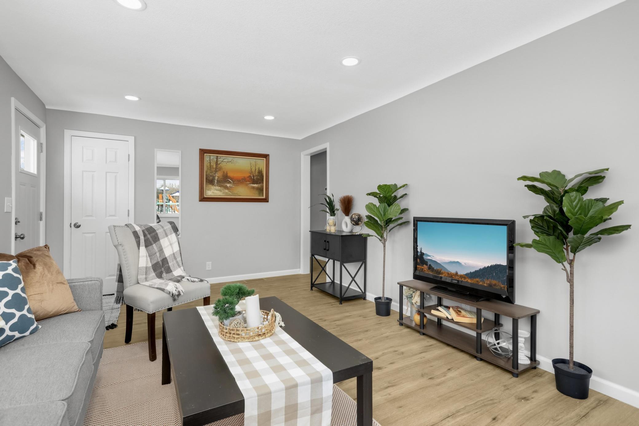 4533 Welcome Avenue North Crystal, MN 55422 - Photo 5 of 37