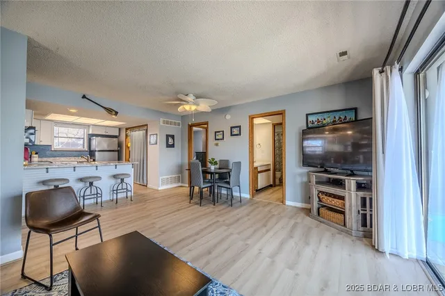 $180,000 | 256 Lone Oak Point, Unit 15, Sunrise Beach, MO 65079