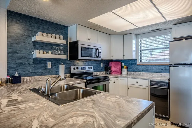 $180,000 | 256 Lone Oak Point, Unit 15, Sunrise Beach, MO 65079