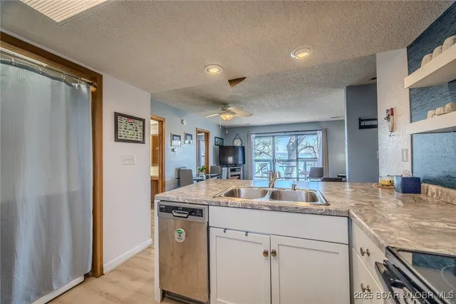 $180,000 | 256 Lone Oak Point, Unit 15, Sunrise Beach, MO 65079