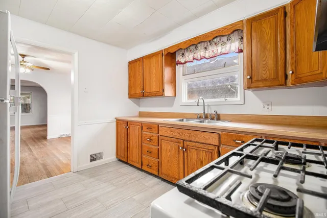 $165,000 | 127 East Oakside Street, South Bend, IN 46614