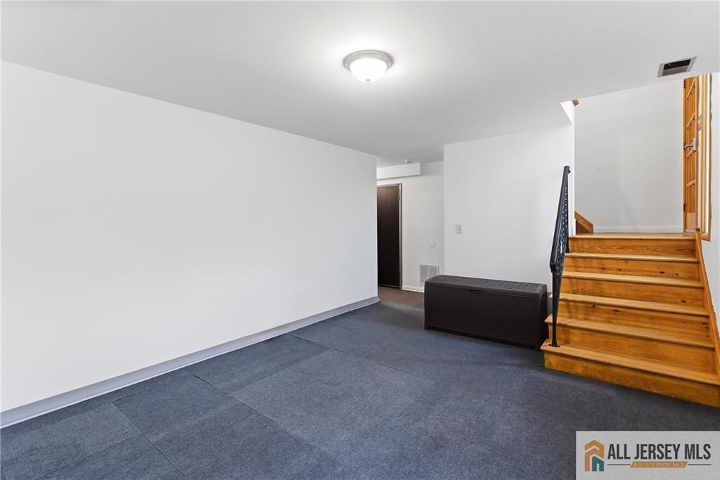 178 Jeff Street Edison, NJ 08837 - Photo 19 of 27
