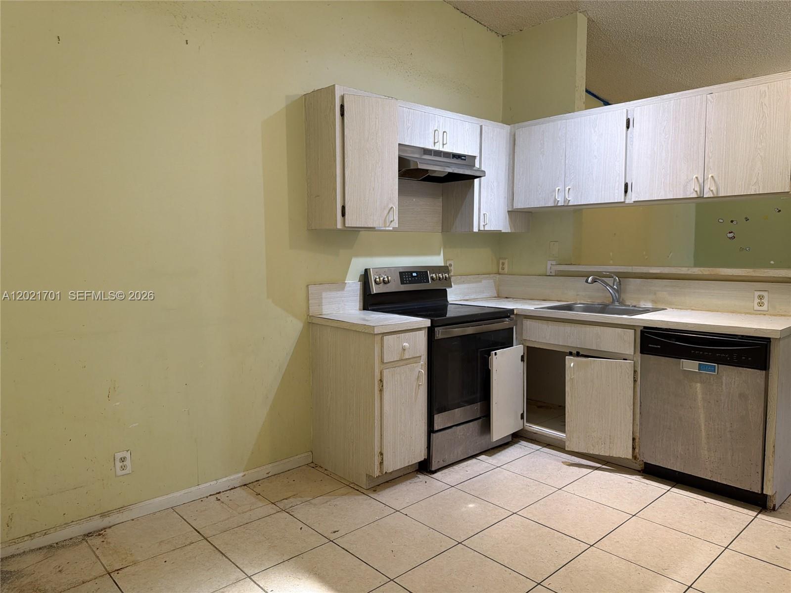 6014 Northwest 78th Way Tamarac, FL 33321 - Photo 8 of 19