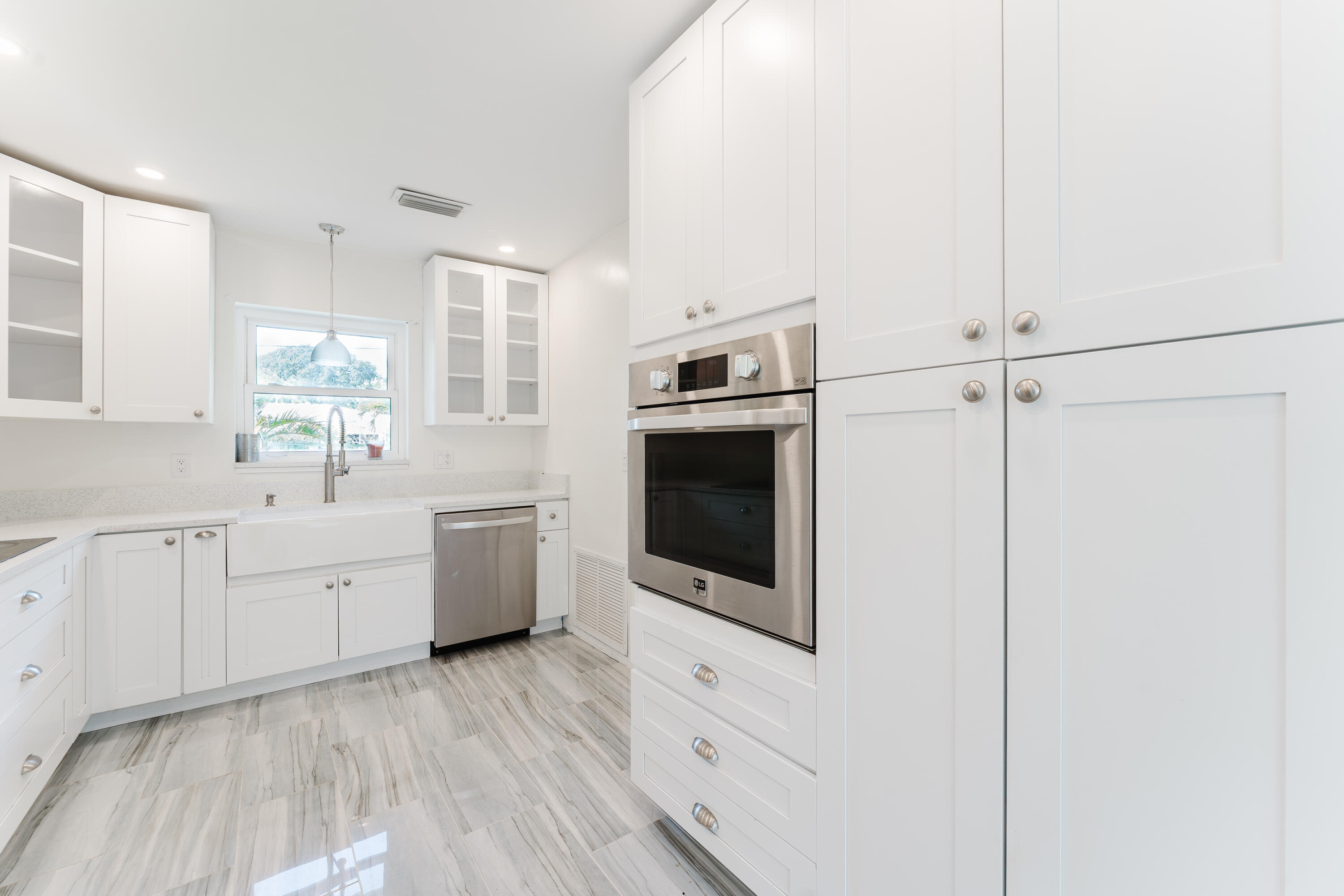 450 Northeast 38th Street Boca Raton, FL 33431 - Photo 8 of 44 MRT (3 of 43)