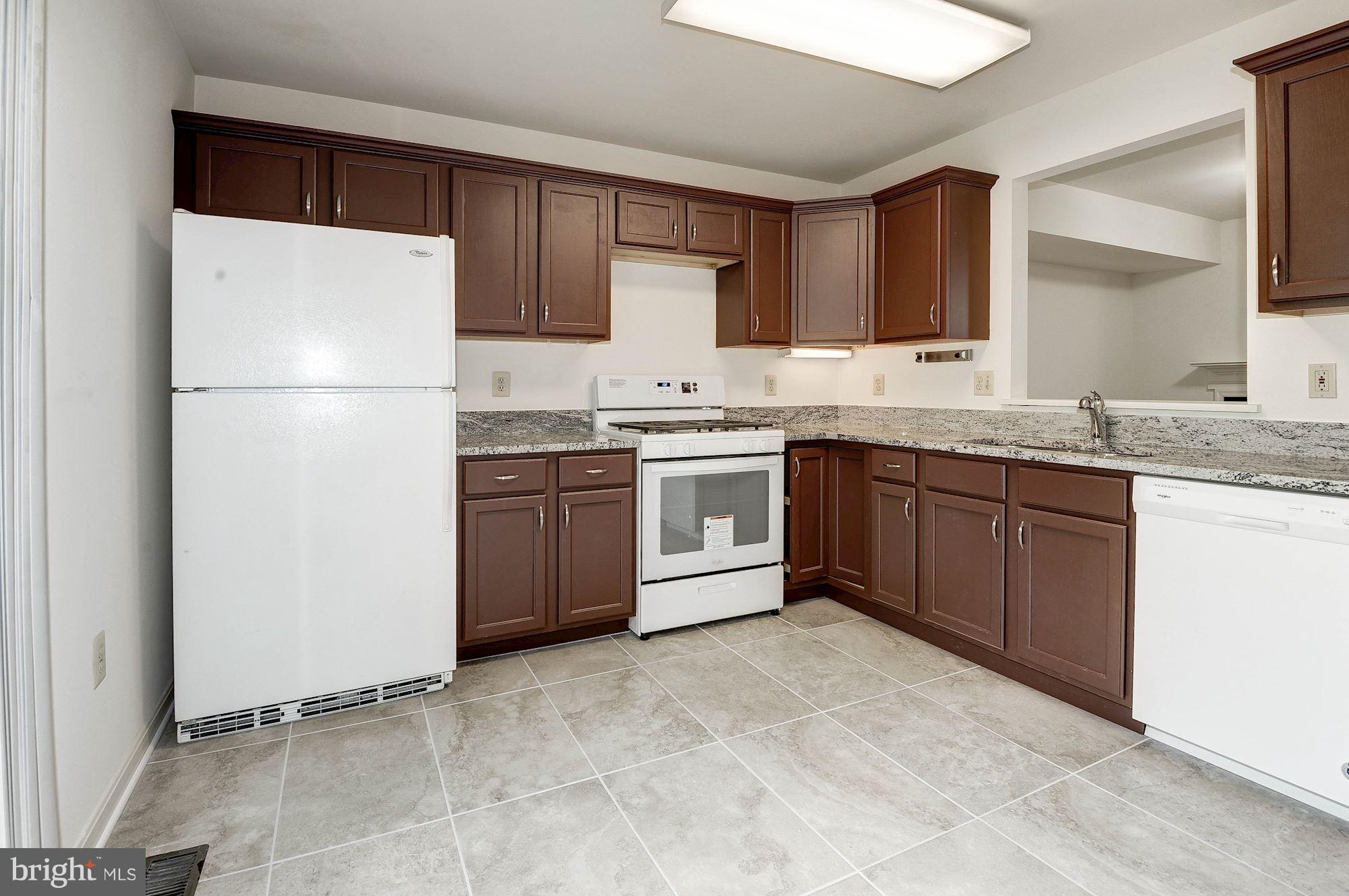 13122 Kidwell Field Road Herndon, VA 20171 - Photo 11 of 25 Kitchen View#3