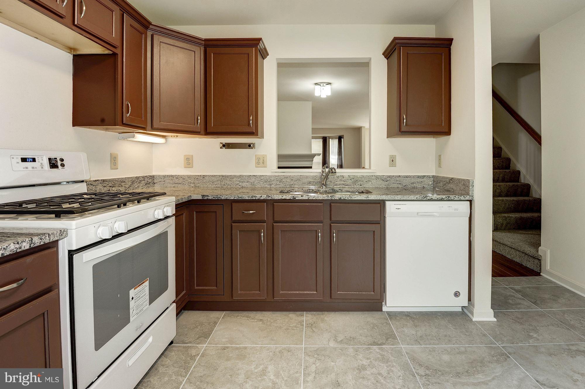 13122 Kidwell Field Road Herndon, VA 20171 - Photo 9 of 25 Kitchen