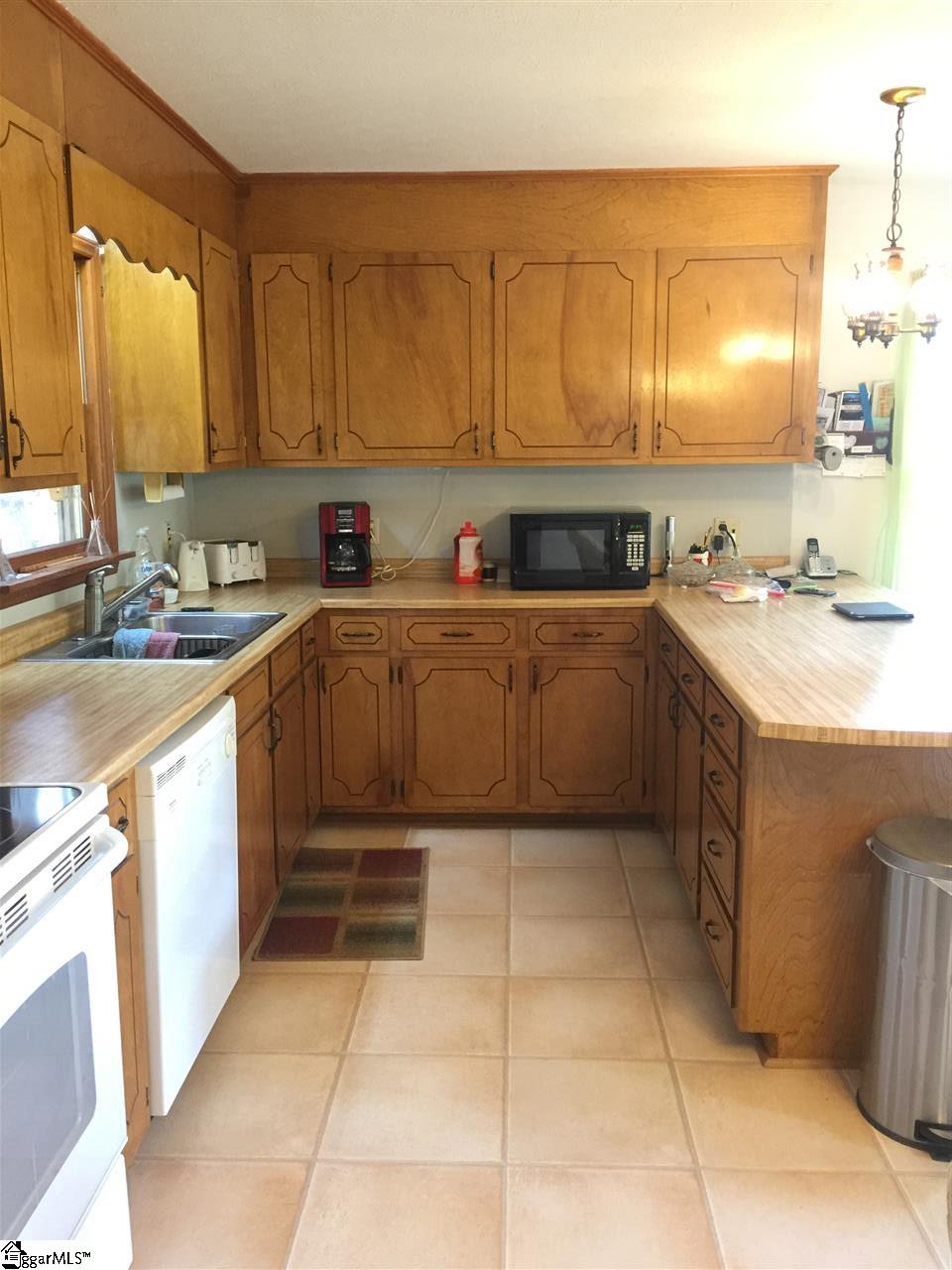 546 Connelly Road Pickens, SC 29671 - Photo 17 of 34