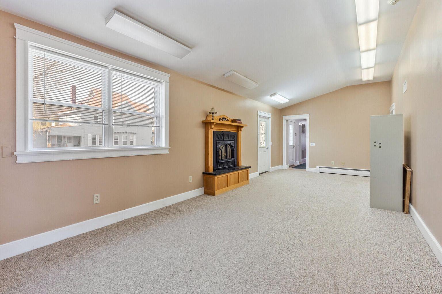 36 Silver Street Waterville, ME 04901 - Photo 17 of 50 Side Entry Room