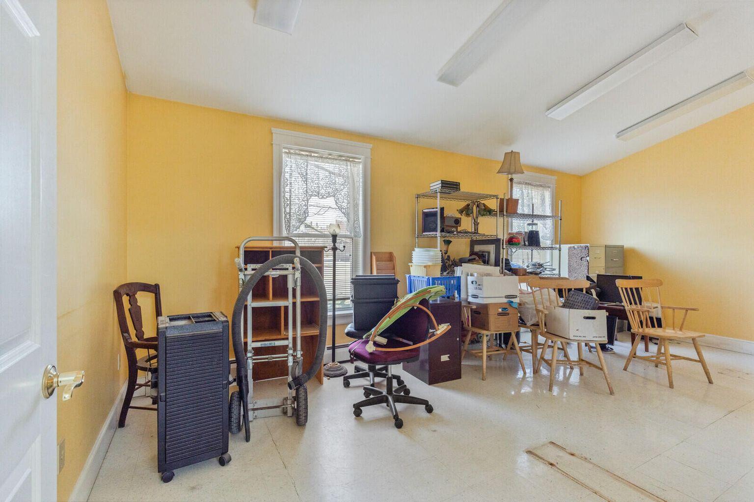 36 Silver Street Waterville, ME 04901 - Photo 19 of 50 1st Floor Room