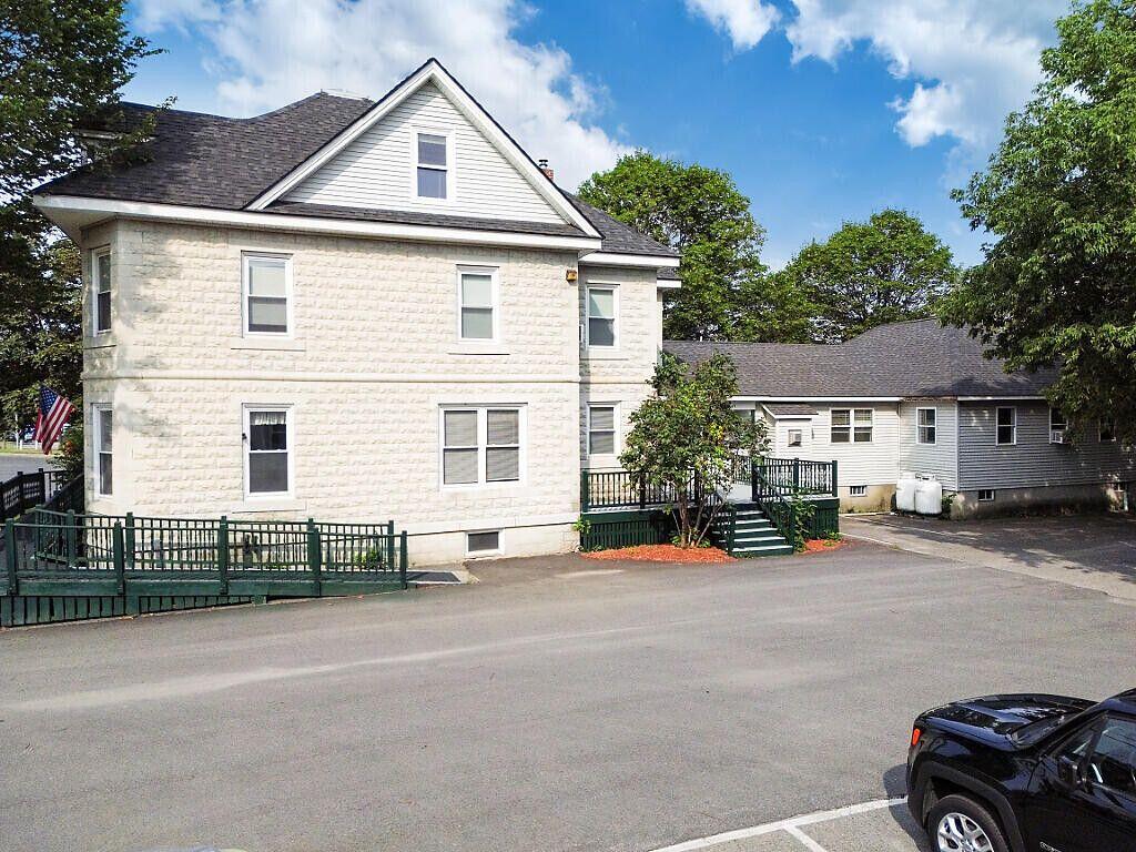 36 Silver Street Waterville, ME 04901 - Photo 5 of 50 Side View