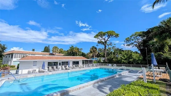 $147,800 | 2950 Southeast Ocean Boulevard, Unit 52, Stuart, FL 34996