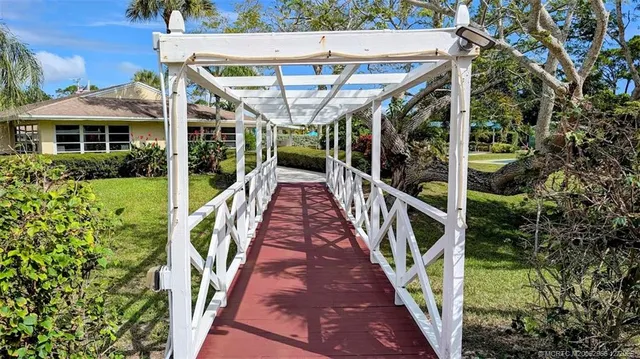 $149,800 | 2950 Southeast Ocean Boulevard, Unit 52, Stuart, FL 34996