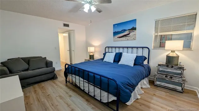 $149,800 | 2950 Southeast Ocean Boulevard, Unit 52, Stuart, FL 34996