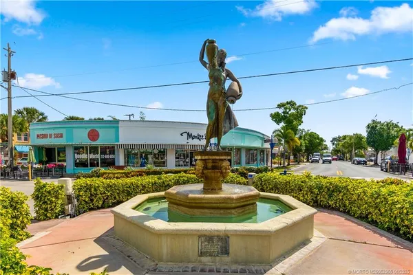 $147,800 | 2950 Southeast Ocean Boulevard, Unit 52, Stuart, FL 34996