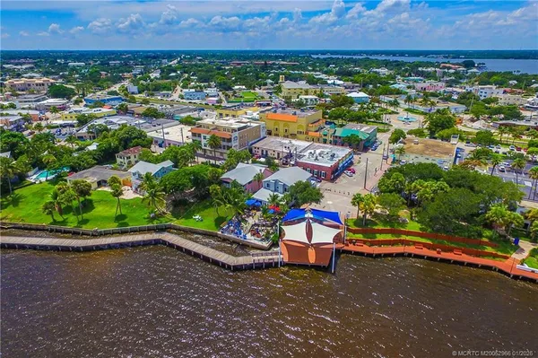 $147,800 | 2950 Southeast Ocean Boulevard, Unit 52, Stuart, FL 34996