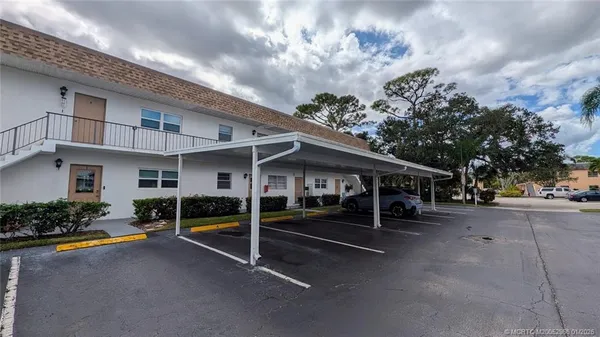 $147,800 | 2950 Southeast Ocean Boulevard, Unit 52, Stuart, FL 34996