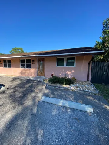 $2,600 | 4367 Edward Road, West Palm Beach, FL 33406