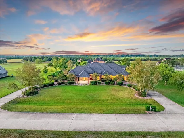 a view of a building with a outdoor space