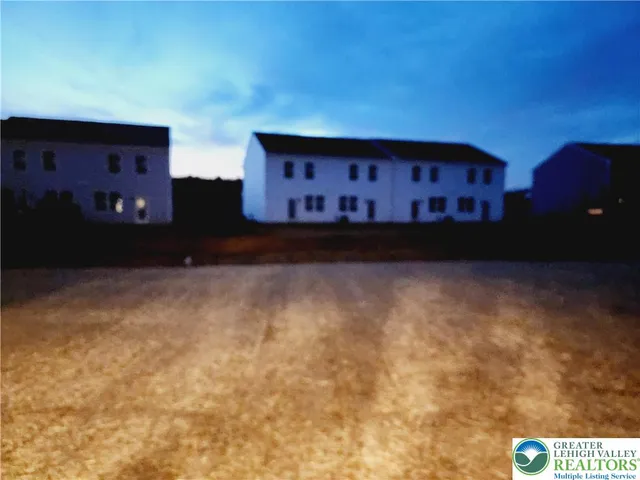 $2,450 | 1266 Susan Circle, Breinigsville, PA 18031