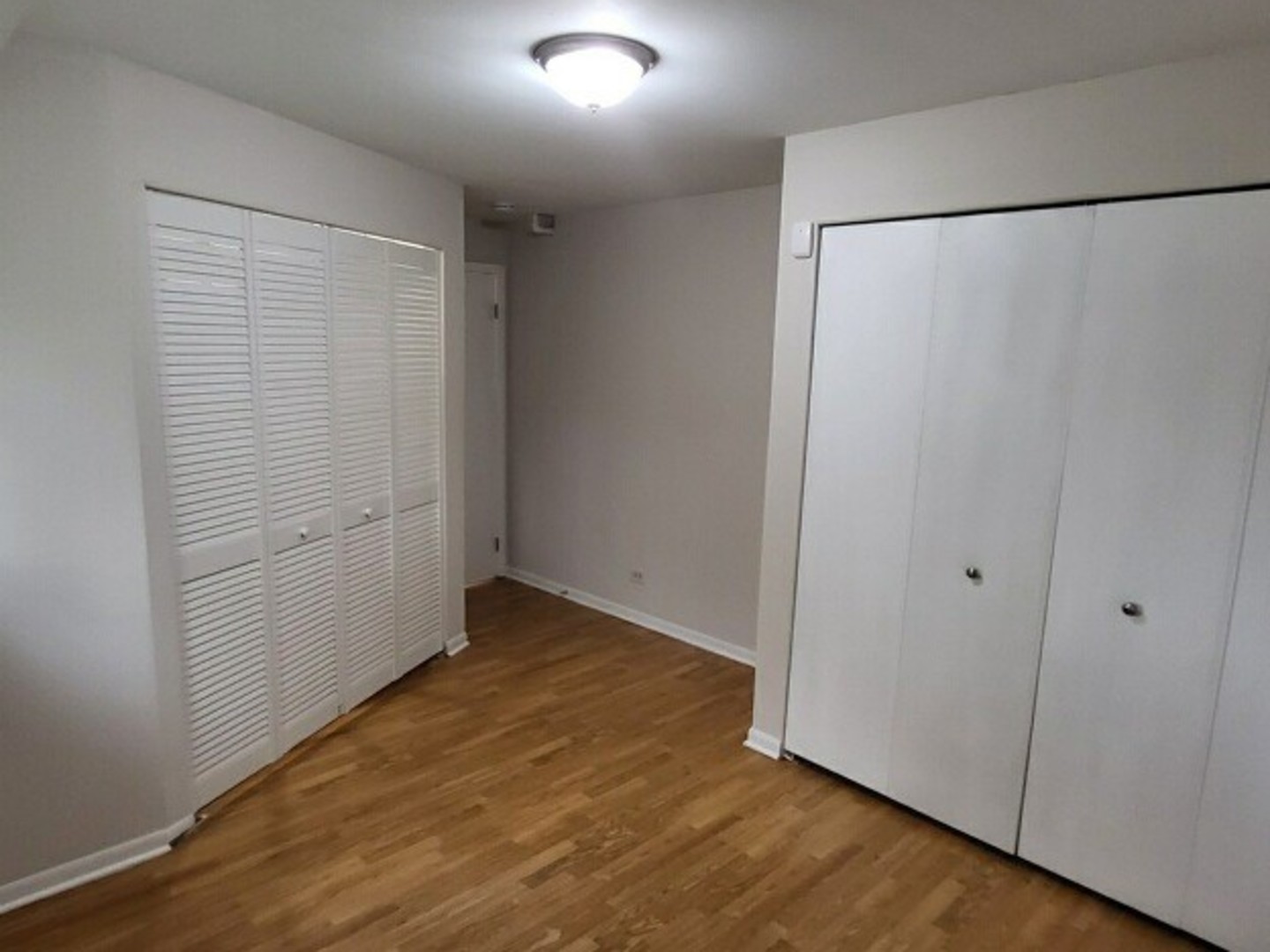 40 Fallstone Drive Streamwood, IL 60107 - Photo 9 of 13 a view of a room with wooden floor