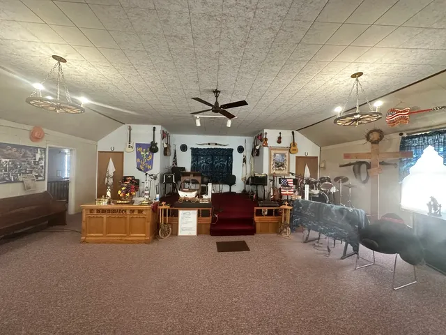 $49,900 | 110 4th Street, De Land, IL 61839