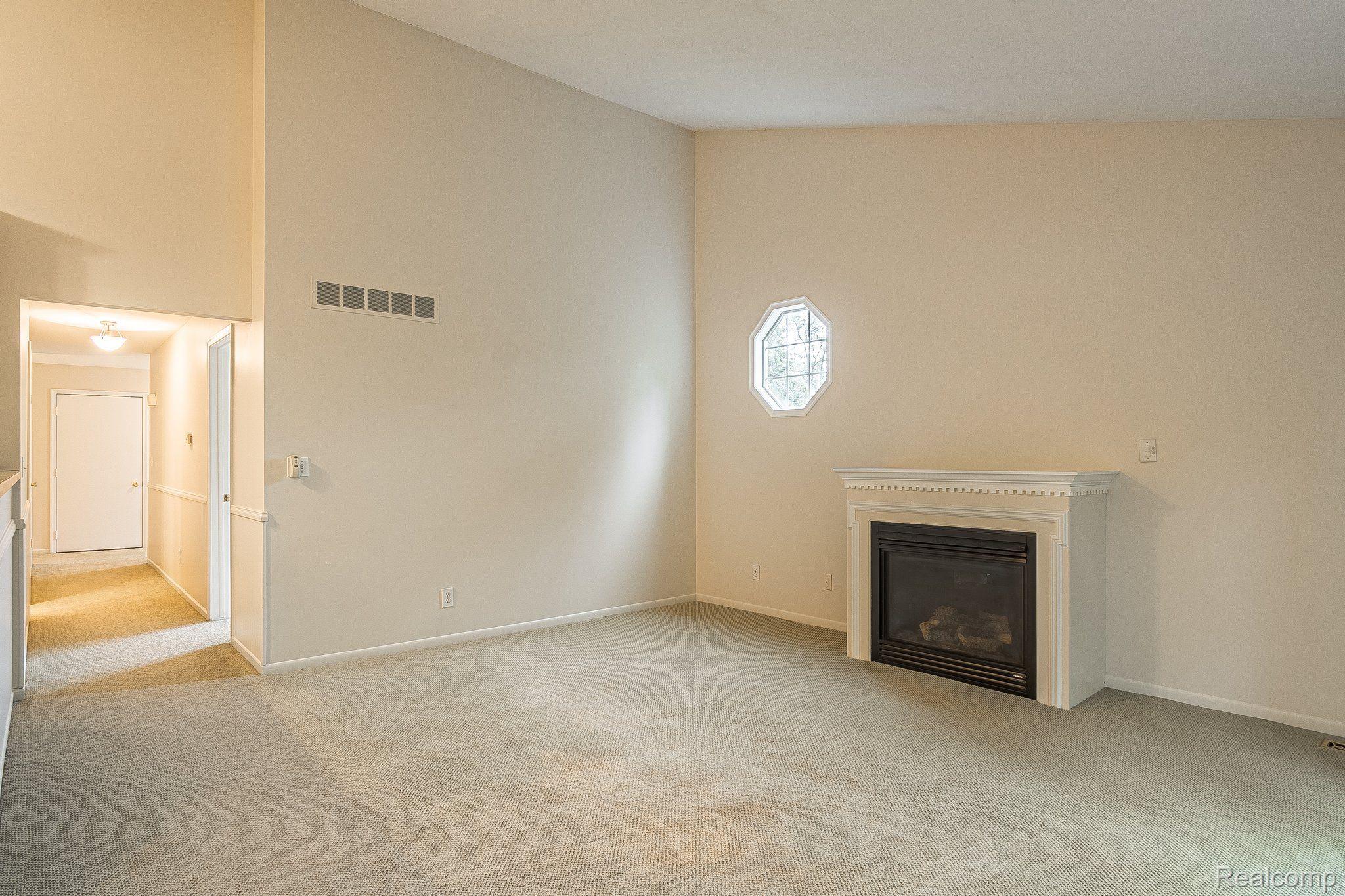 205 George Street Flushing, MI 48433 - Photo 5 of 40 Living room