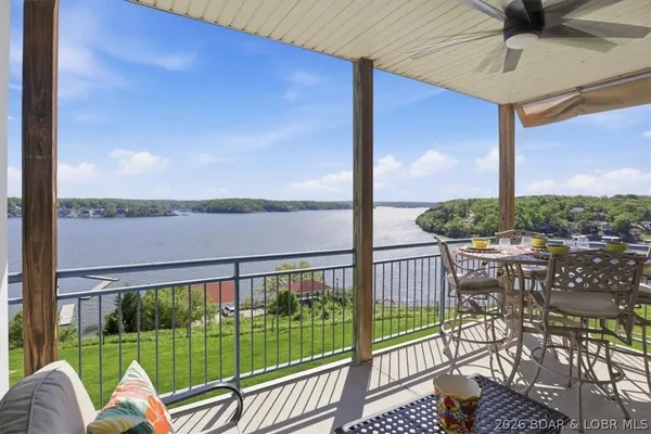 $369,900 | 42 Palisades Lakeview Drive, Unit 1B, Lake Ozark, MO 65049