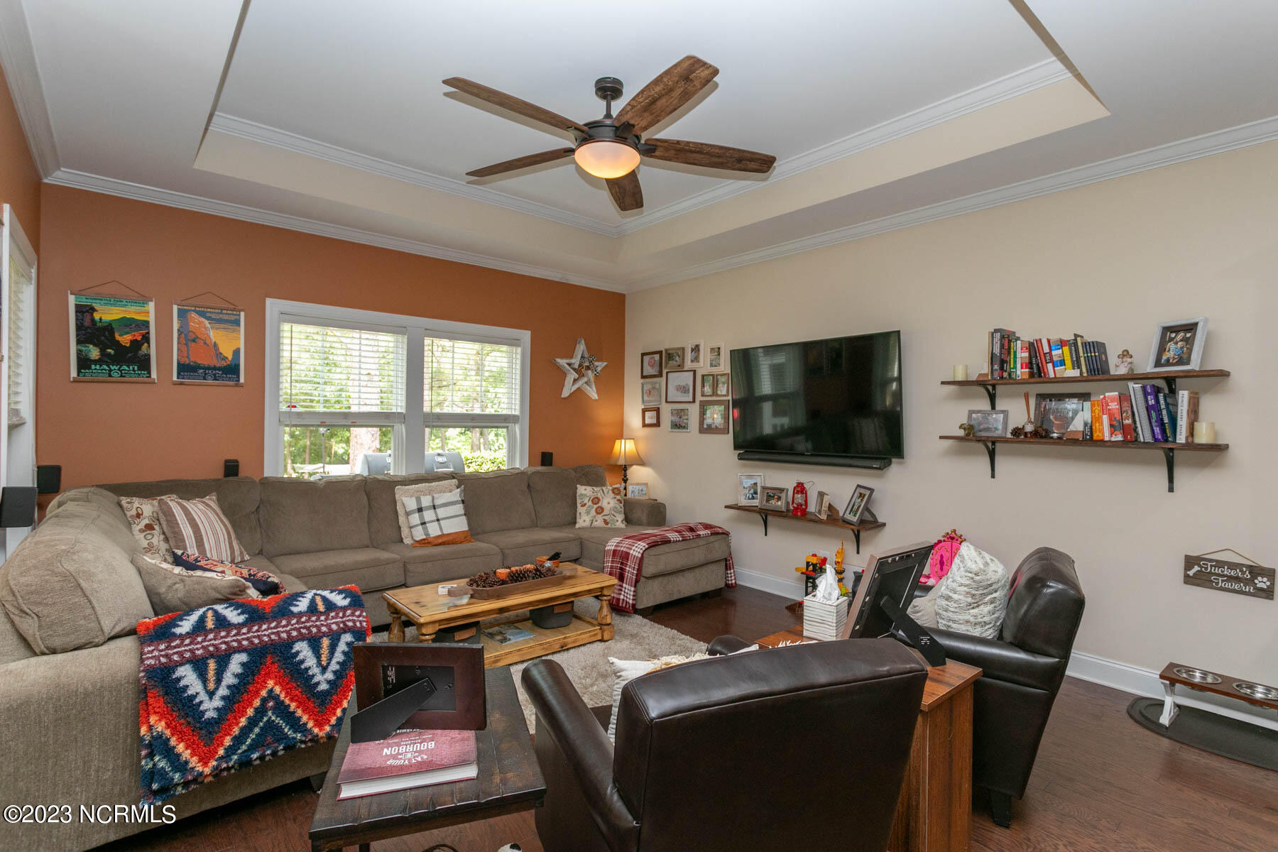 367 Kerr Lake Road Aberdeen, NC 28315 - Photo 10 of 40 living room1