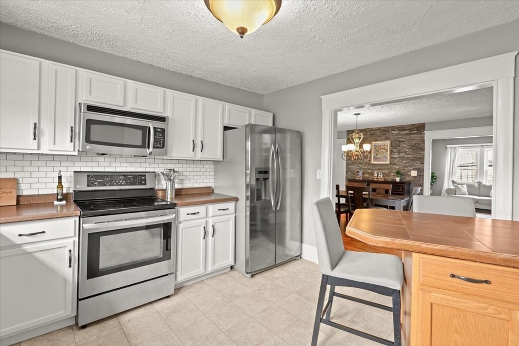 41 Barnes Street Fall River, MA 02723 - Photo 10 of 42