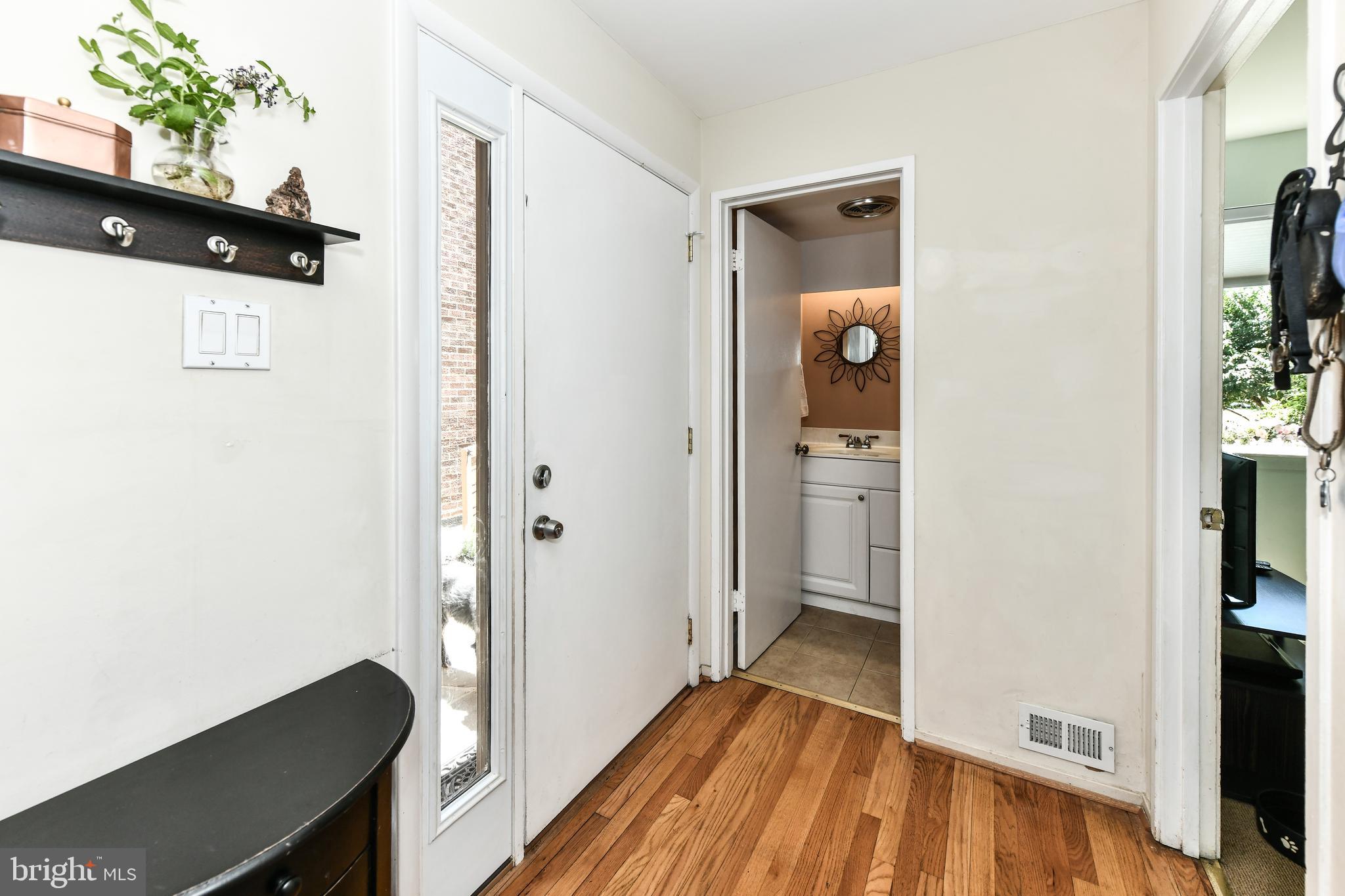 11740 Indian Ridge Road Reston, VA 20191 - Photo 2 of 32