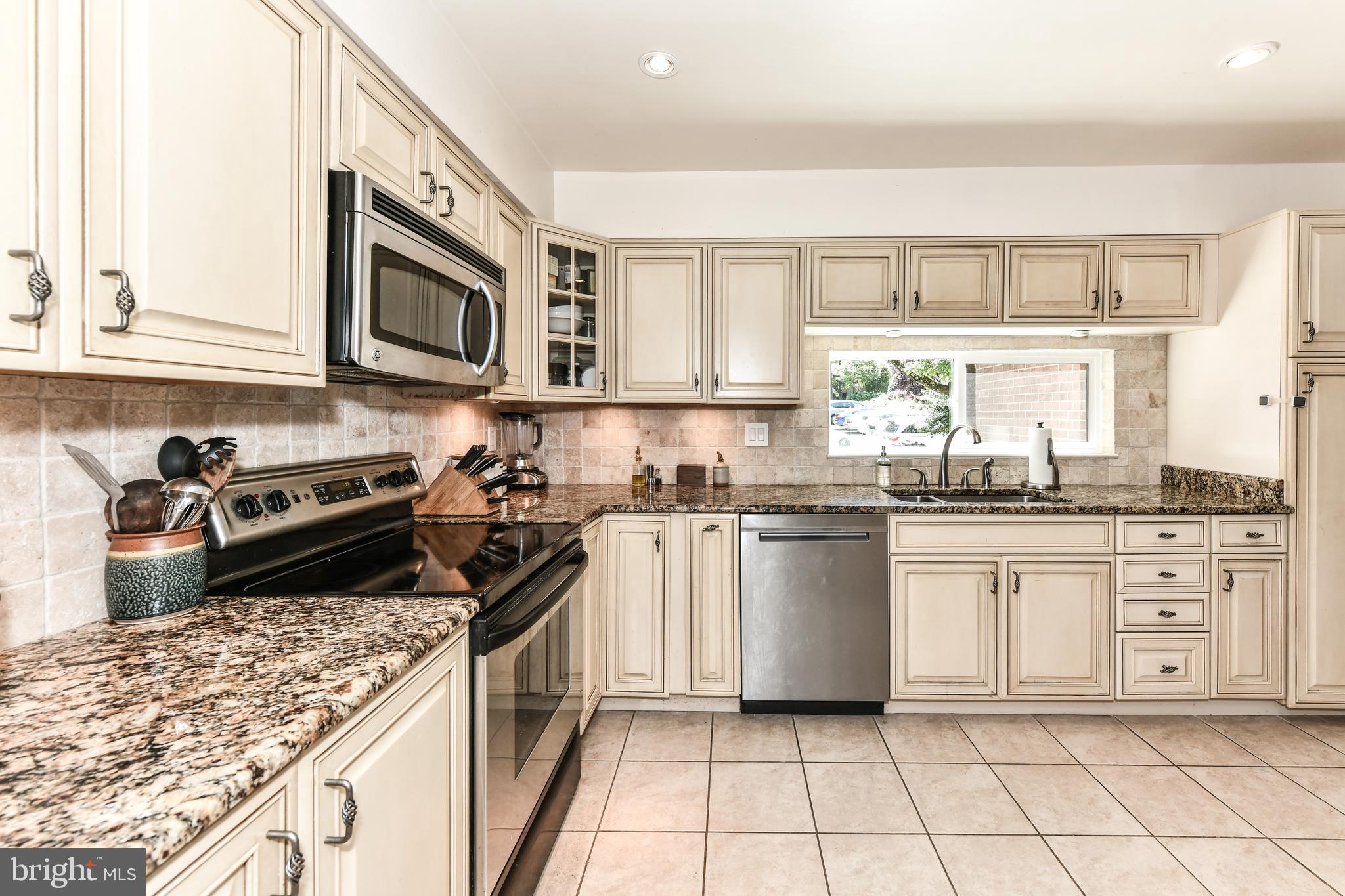11740 Indian Ridge Road Reston, VA 20191 - Photo 13 of 32