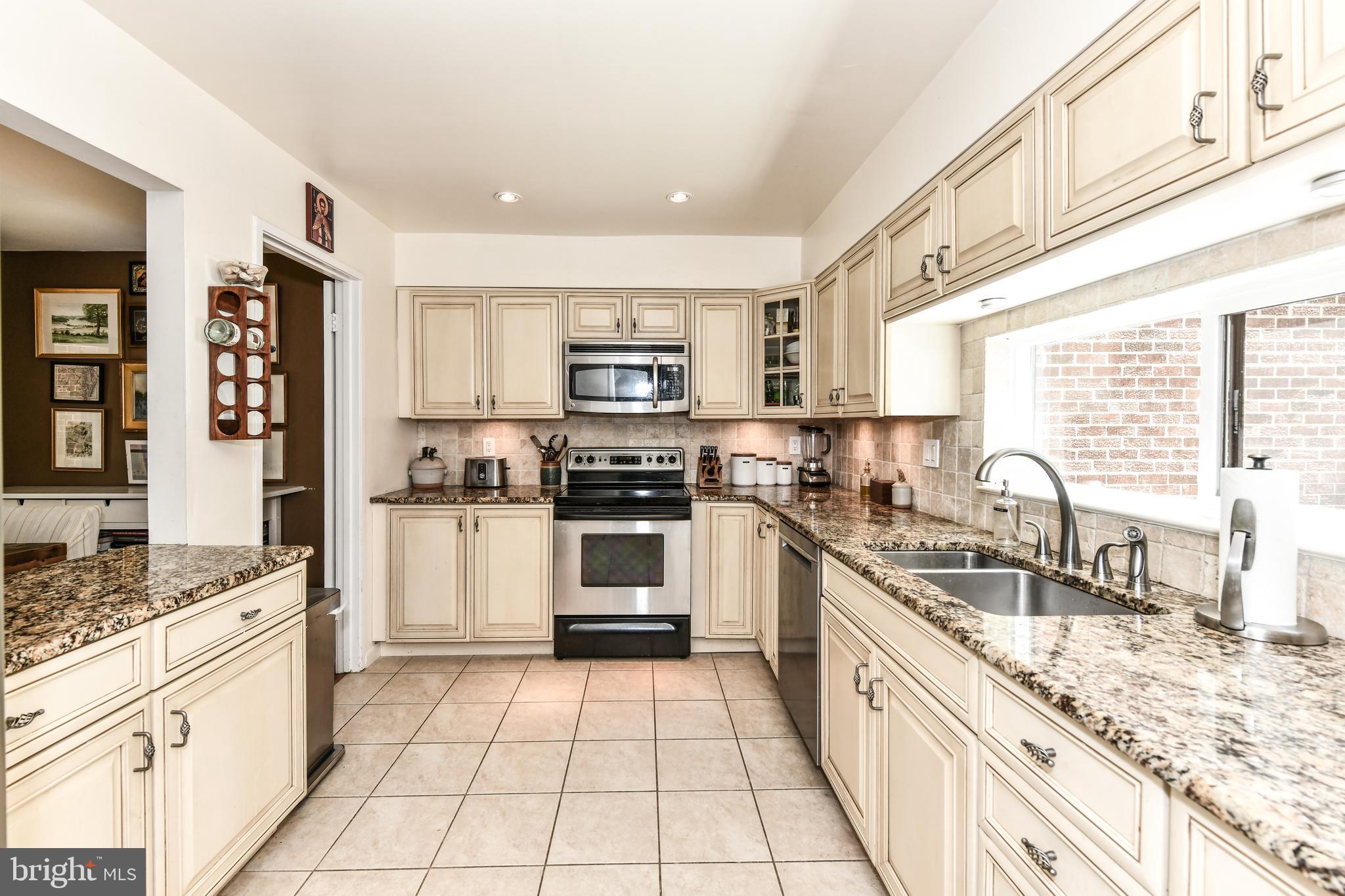 11740 Indian Ridge Road Reston, VA 20191 - Photo 14 of 32