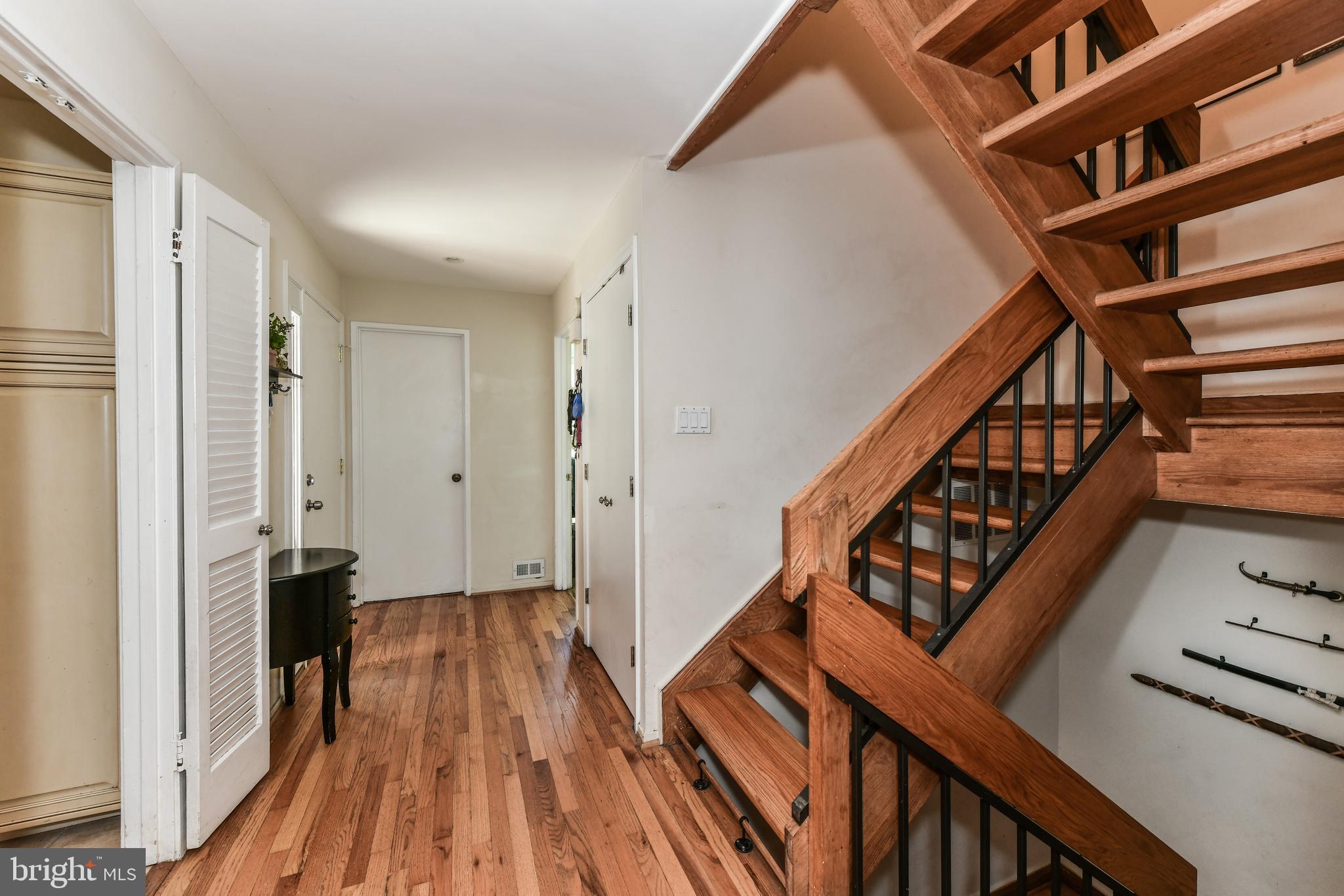 11740 Indian Ridge Road Reston, VA 20191 - Photo 4 of 32