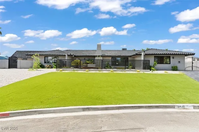 $1,180,000 | 4501 South Woodcrest Road, Las Vegas, NV 89121