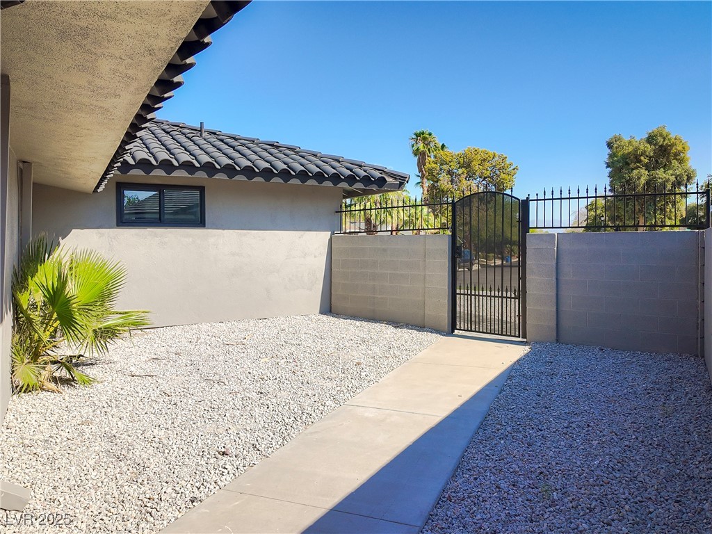 4501 South Woodcrest Road Las Vegas, NV 89121 - Photo 60 of 78 V