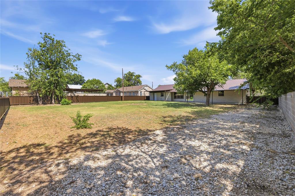 809 West Liveoak Street Coleman, TX 76834 - Photo 32 of 34