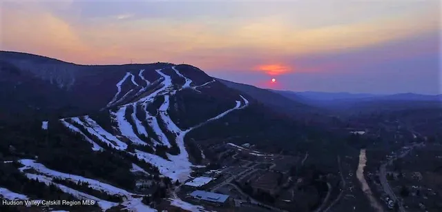 $399,000 | 56 Highlands Lane, Unit F3, Hunter, NY 12442