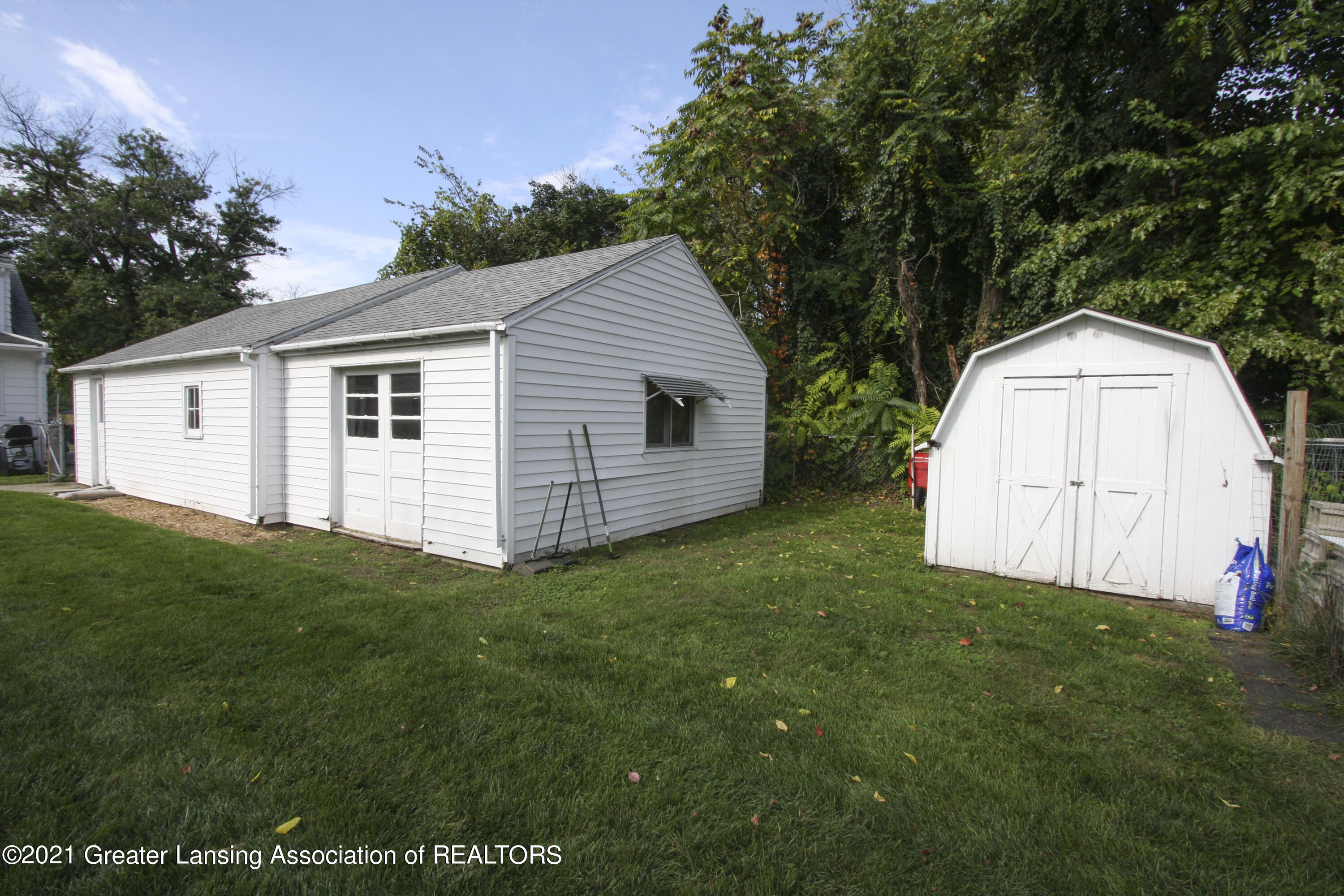 6131 Rosedale Road Lansing, MI 48911 - Photo 32 of 34 Garage and Shed