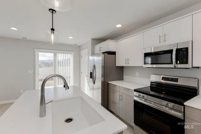 $333,990 | 119 Caribou Street, Horseshoe Bend, ID 83629