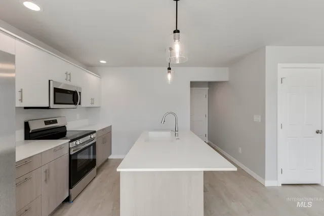 $333,990 | 119 Caribou Street, Horseshoe Bend, ID 83629