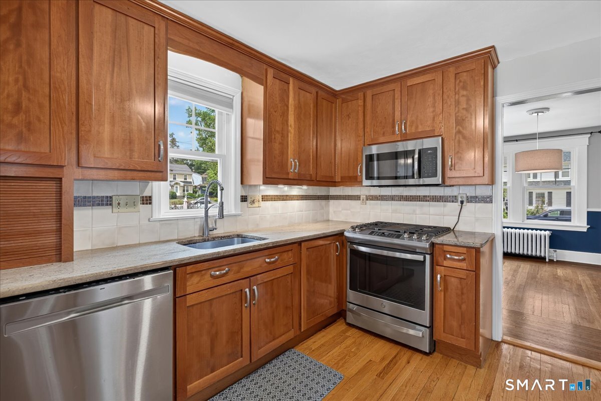 146 Filbert Street Hamden, CT 06517 - Photo 13 of 40